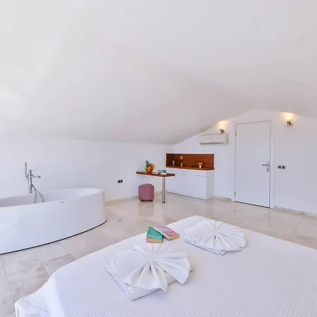 Hillside 2, Sea View, 5 Bedroom, Private Pool, Luxury Design